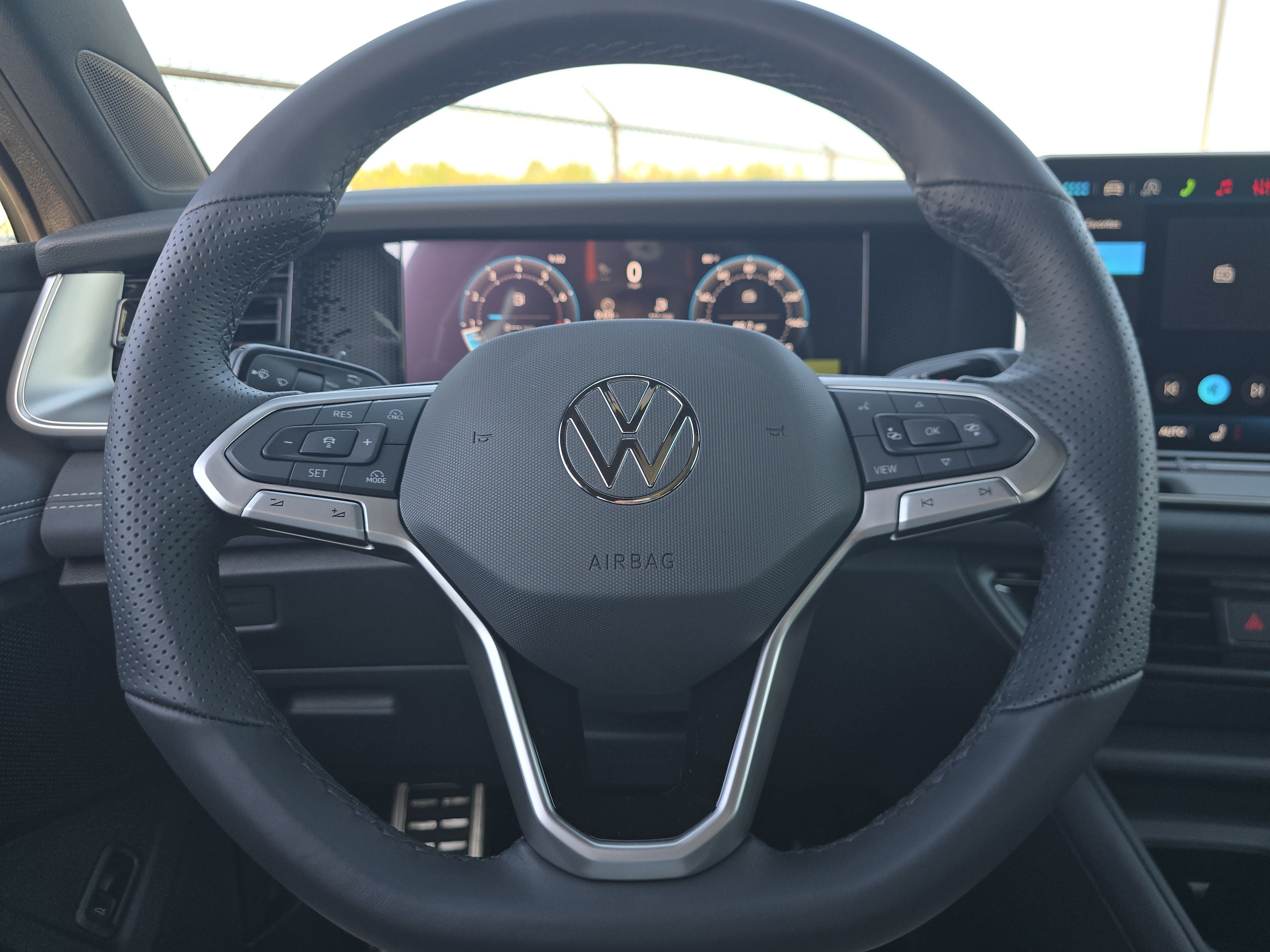 New 2026 Volkswagen Tiguan SE R-Line AWD/4WD image 22