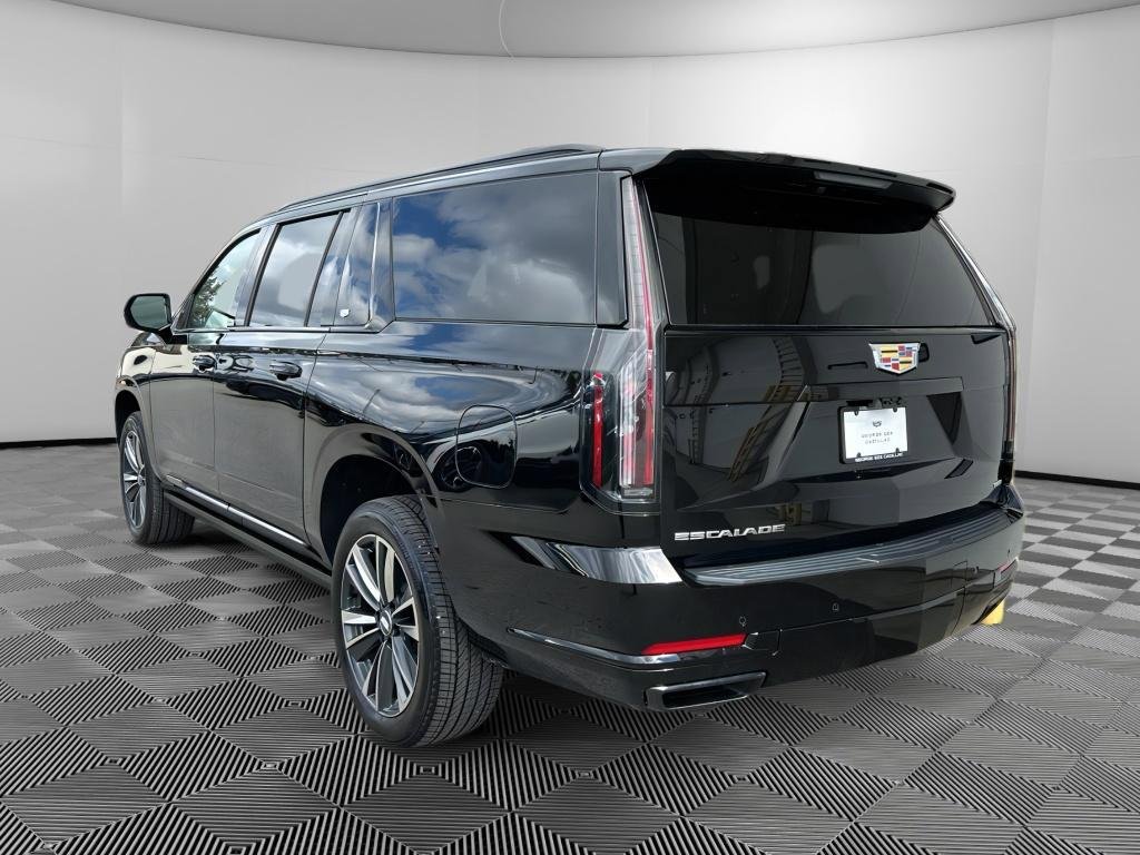 Used 2026 Cadillac Escalade ESV Sport w/ LPO, Floor Liner Package AWD/4WD image 6