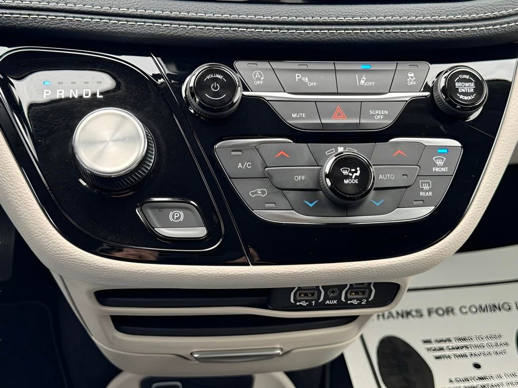 Certified 2023 Chrysler Pacifica Touring-L image 15