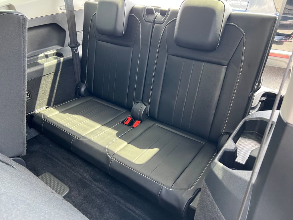 Used 2023 Volkswagen Tiguan SE FWD image 14
