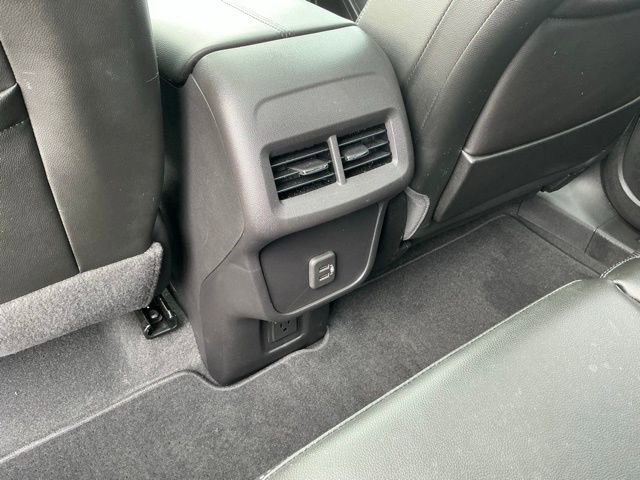 Used 2024 GMC Terrain SLT image 37