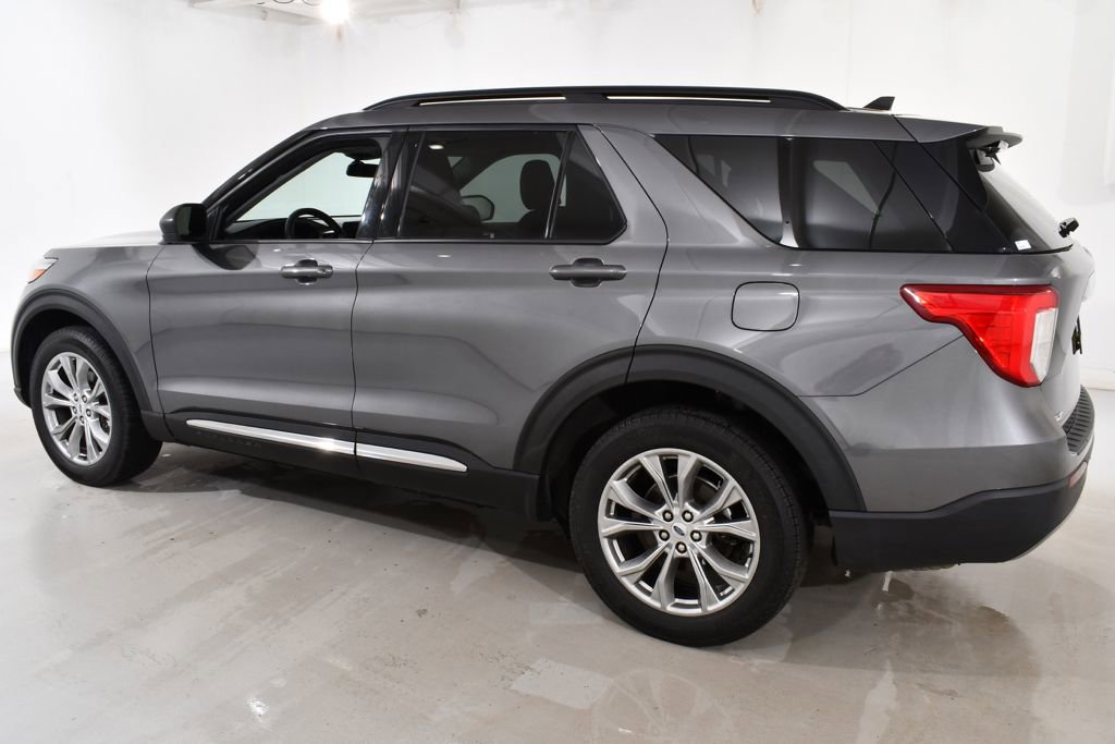 Used 2022 Ford Explorer XLT w/ Equipment Group 202A AWD/4WD image 15