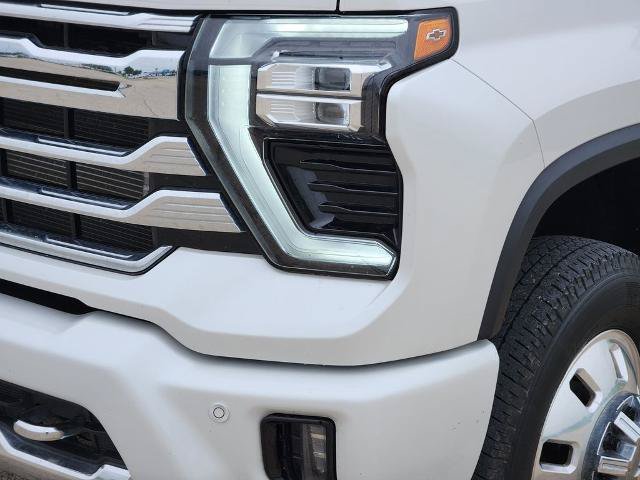 Used 2024 Chevrolet Silverado 3500 High Country w/ High Country Premium Package AWD/4WD image 9