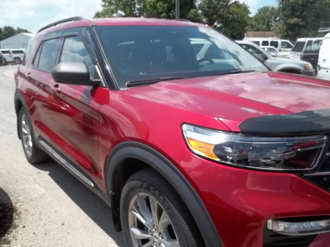 Used 2020 Ford Explorer XLT w/ Equipment Group 202A AWD/4WD image 3
