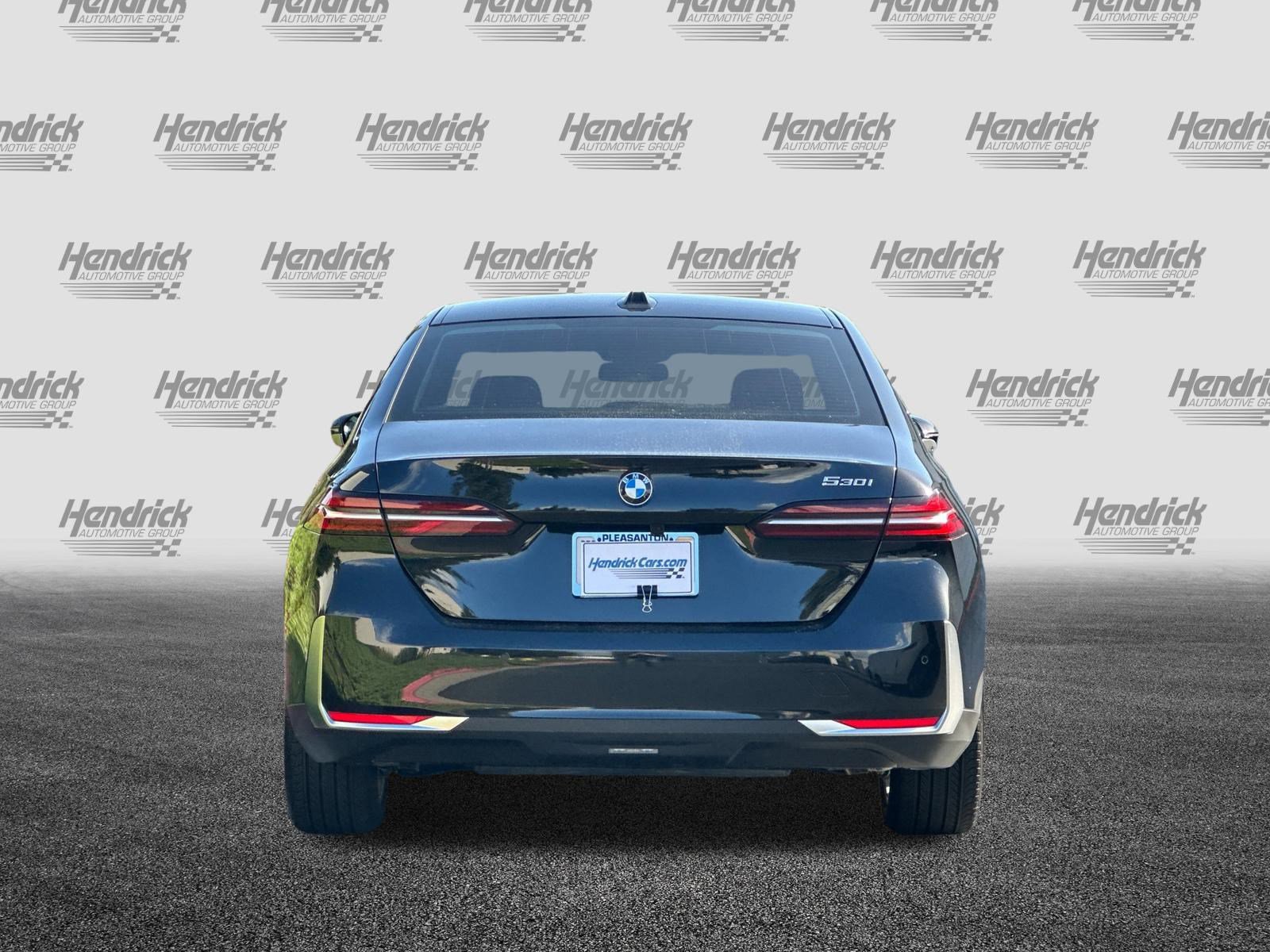 Used 2025 BMW 530i w/ Premium Package image 6