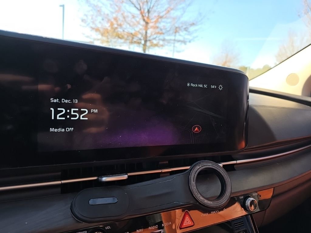 Used 2023 Kia Carnival SX image 16