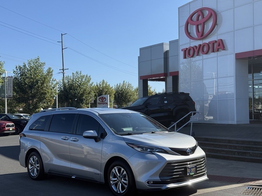Certified 2021 Toyota Sienna Platinum