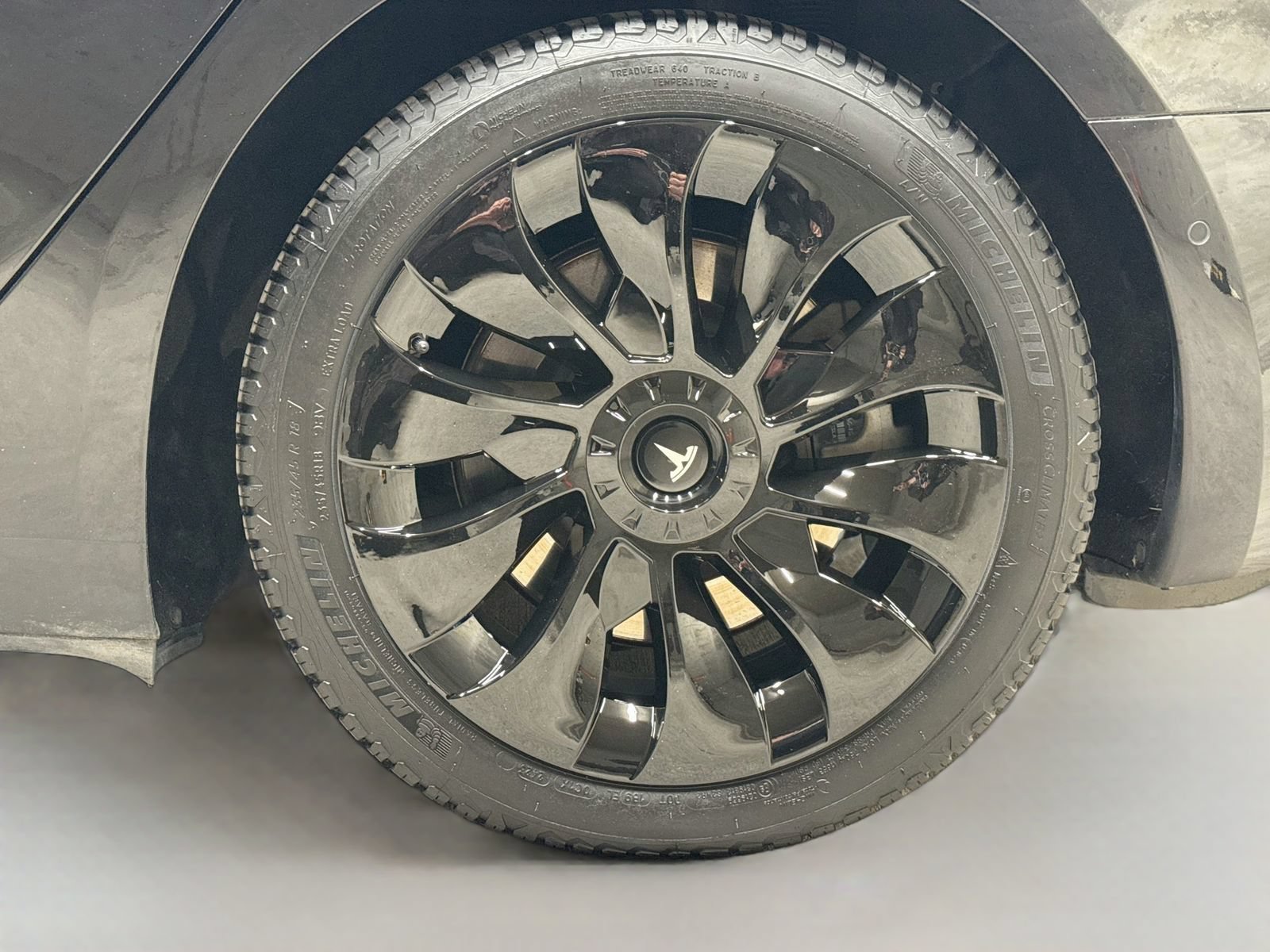 Used 2018 Tesla Model 3 Long Range AWD/4WD image 31