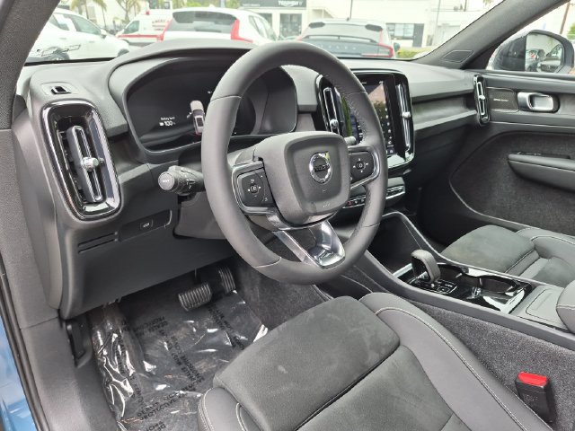 Certified 2024 Volvo XC40 Recharge Ultimate w/ Protection Package Premier RWD image 12