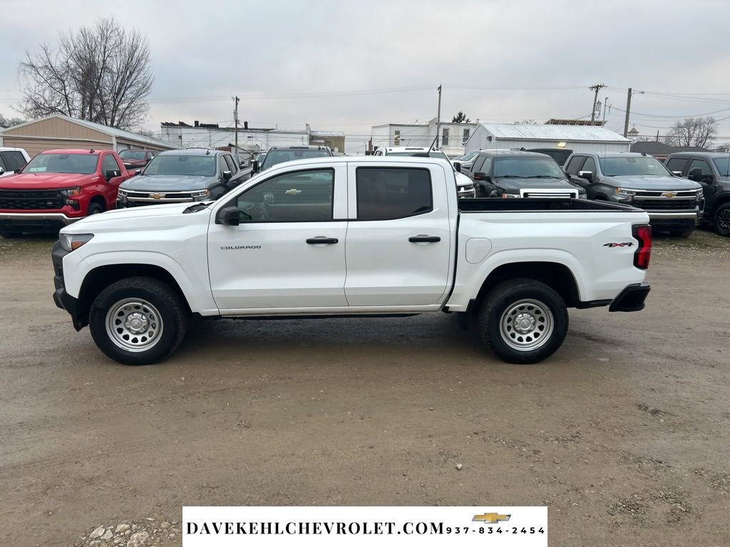 Used 2025 Chevrolet Colorado W/T image 2