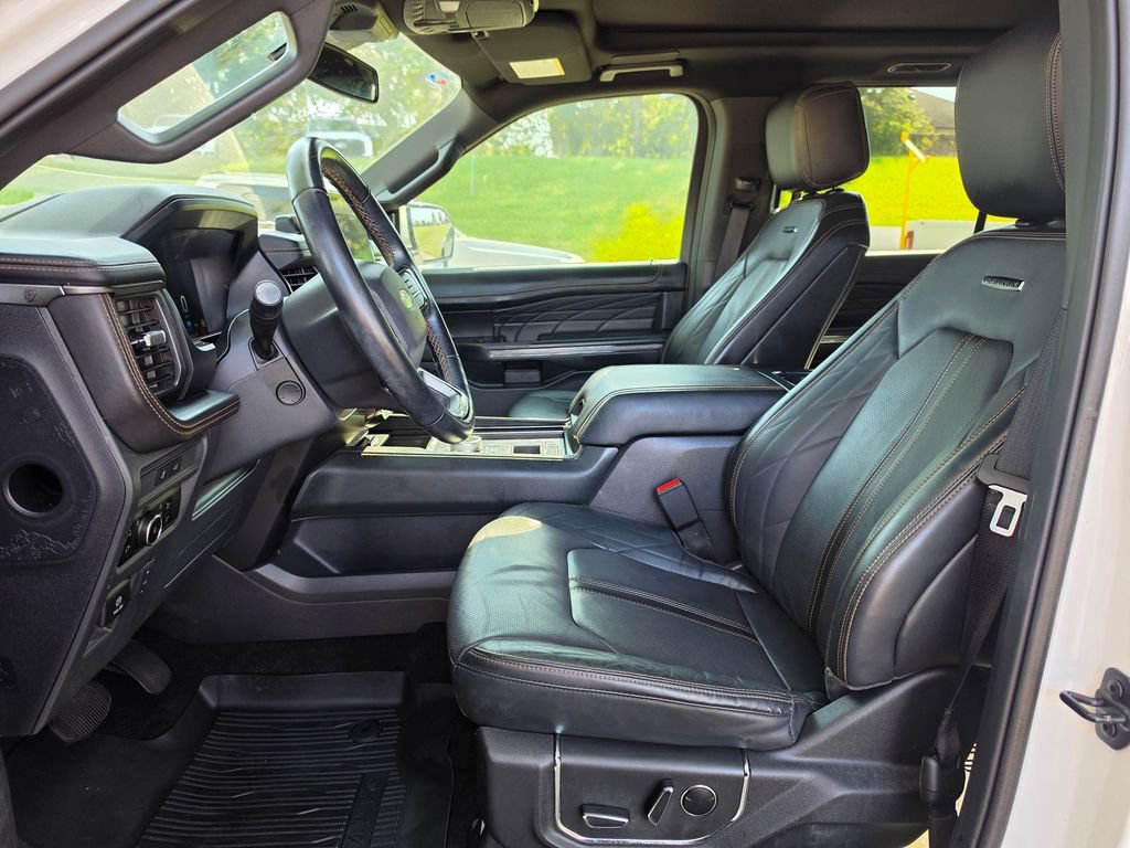 Used 2023 Ford Expedition Platinum RWD image 8