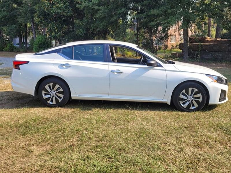 Used 2024 Nissan Altima 2.5 S image 13