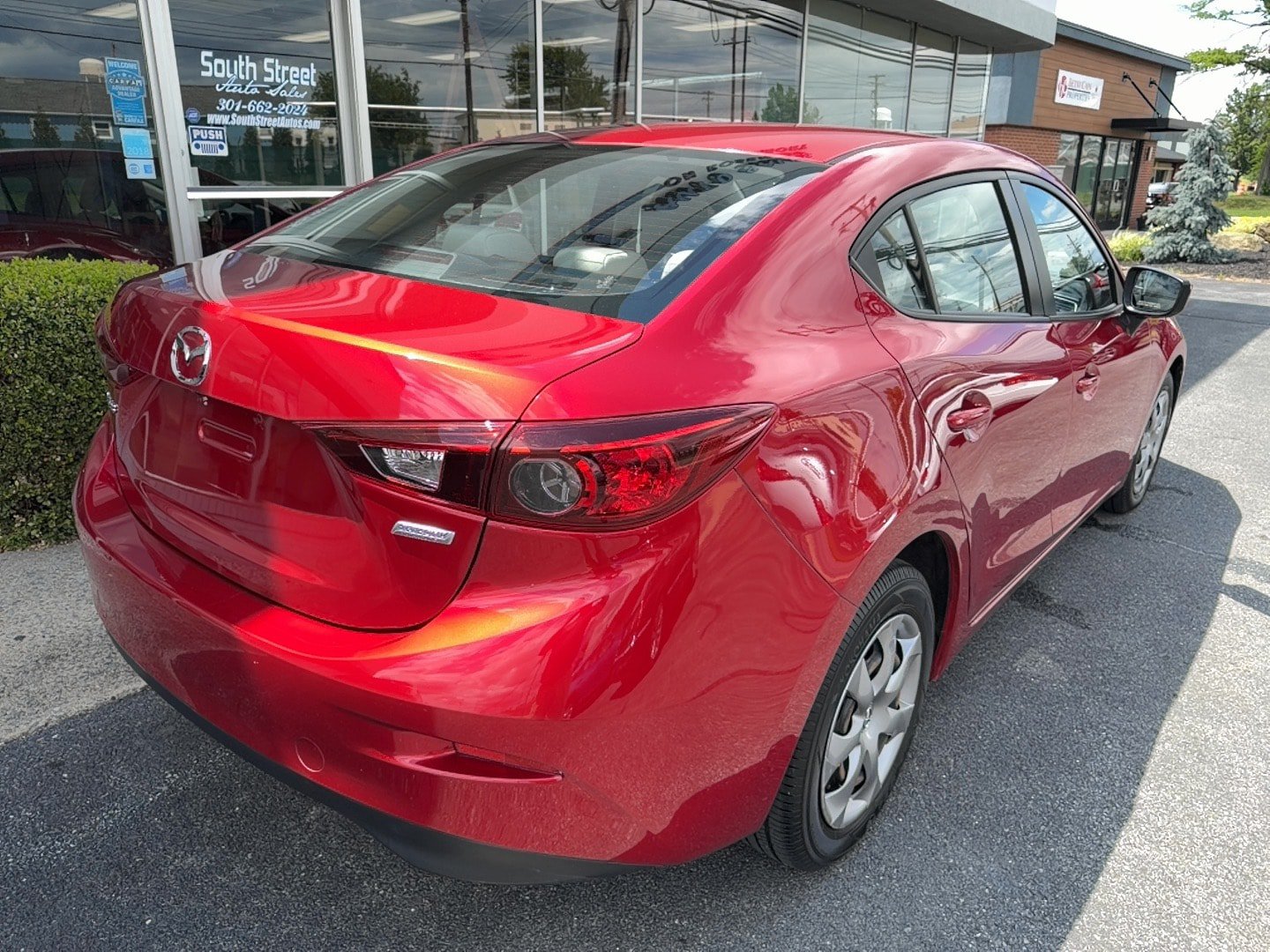 Used 2016 MAZDA MAZDA3 i Sport FWD image 3