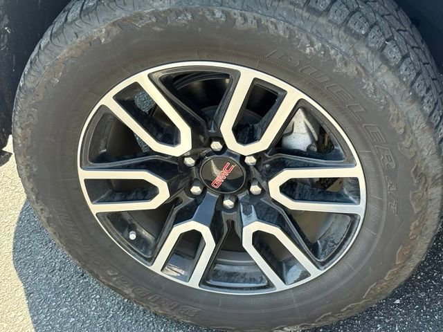 Used 2025 GMC Sierra 1500 AT4 w/ AT4 Premium Package AWD/4WD image 32