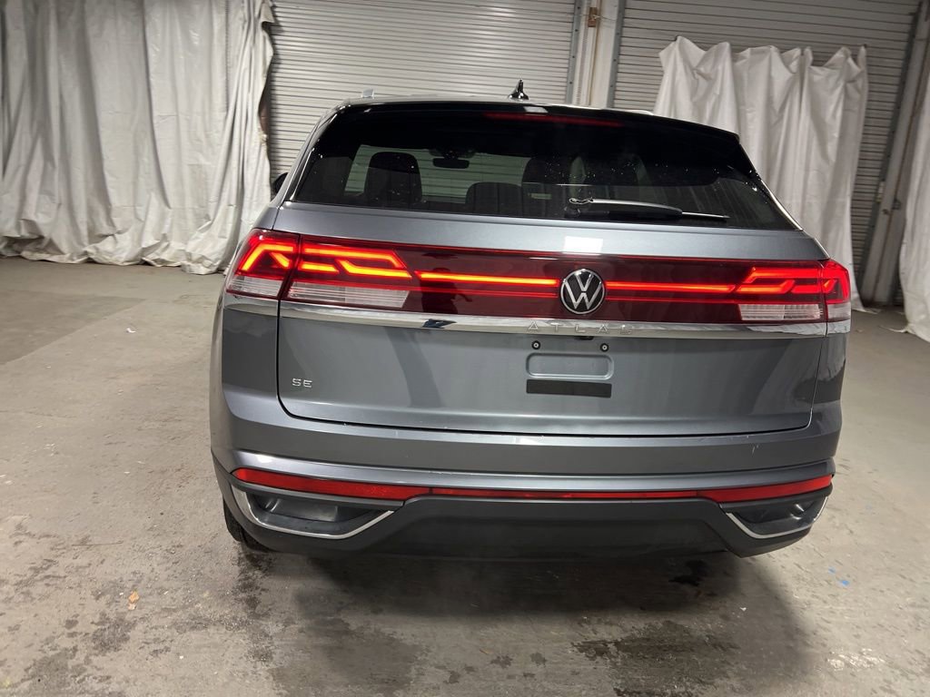 Used 2024 Volkswagen Atlas Cross Sport SE image 6