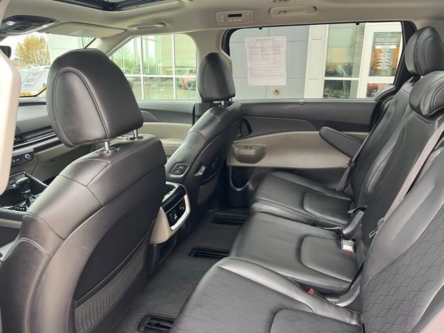 Used 2025 Kia Carnival SX image 25