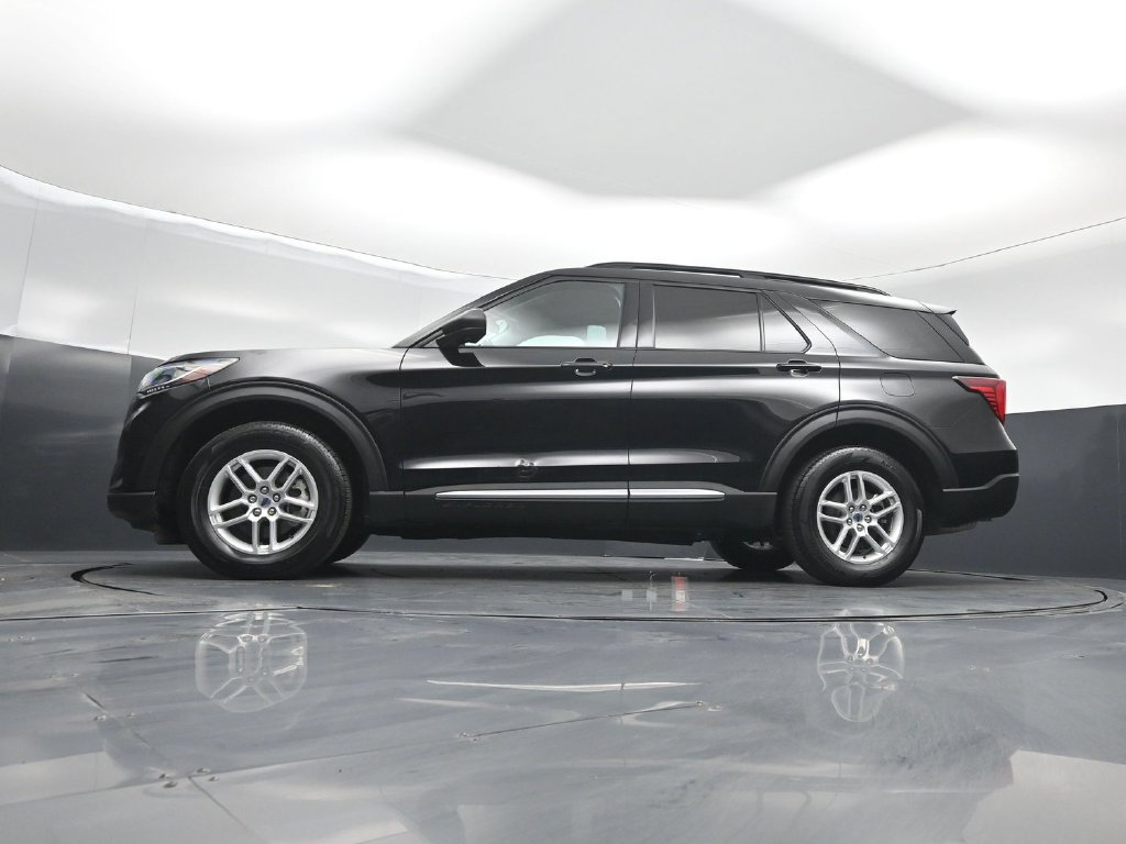 Used 2025 Ford Explorer Active AWD/4WD image 54