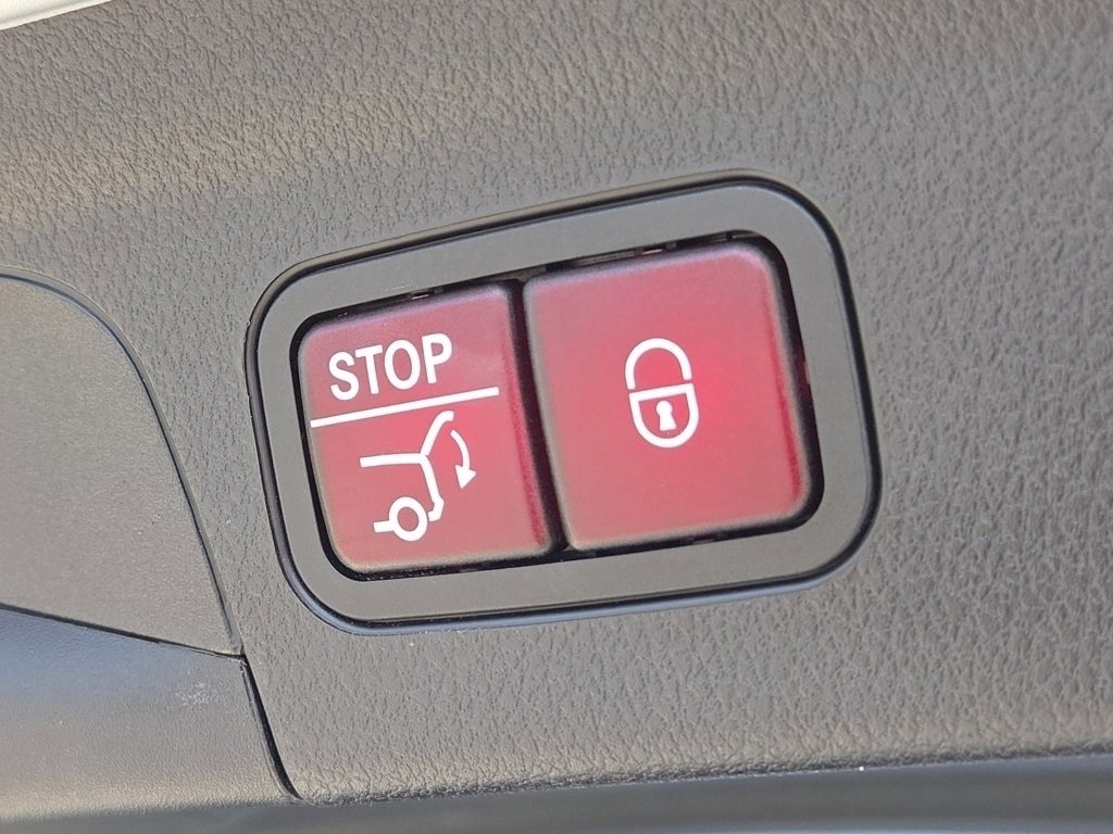 Used 2020 Mercedes-Benz GLE 350 4MATIC w/ Premium Package image 33