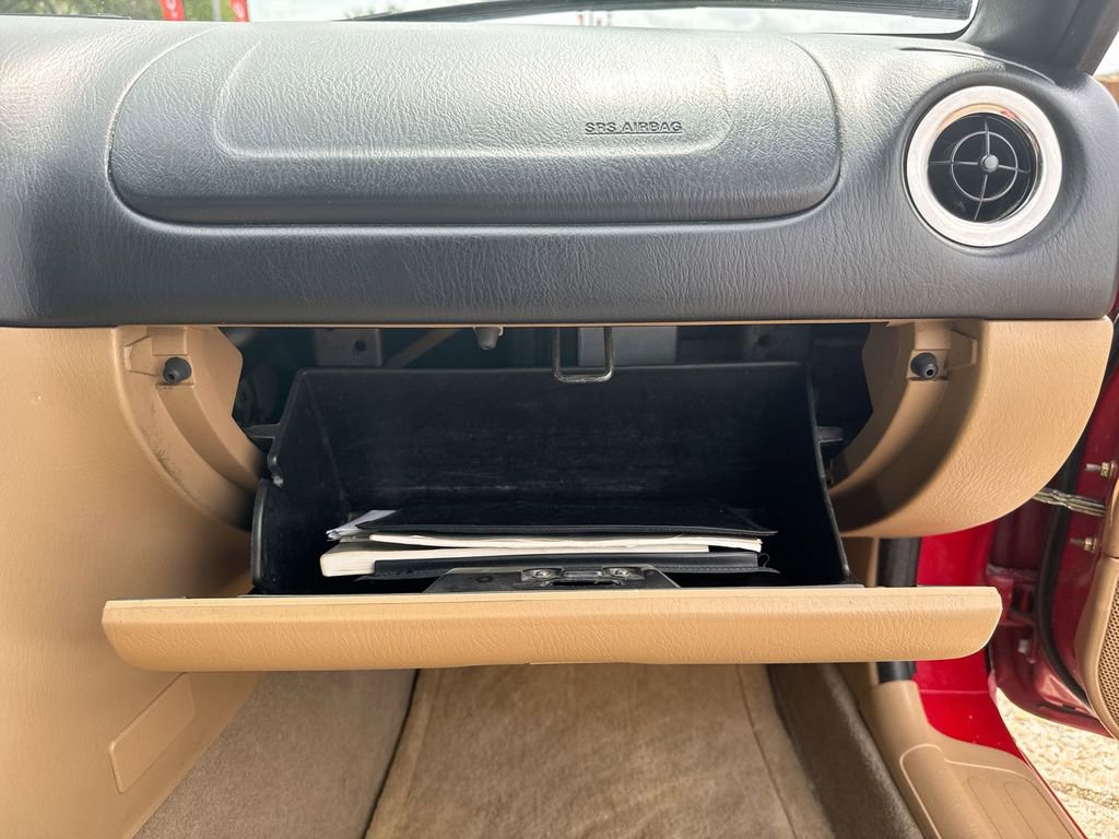 Used 1999 MAZDA MX-5 Miata image 32