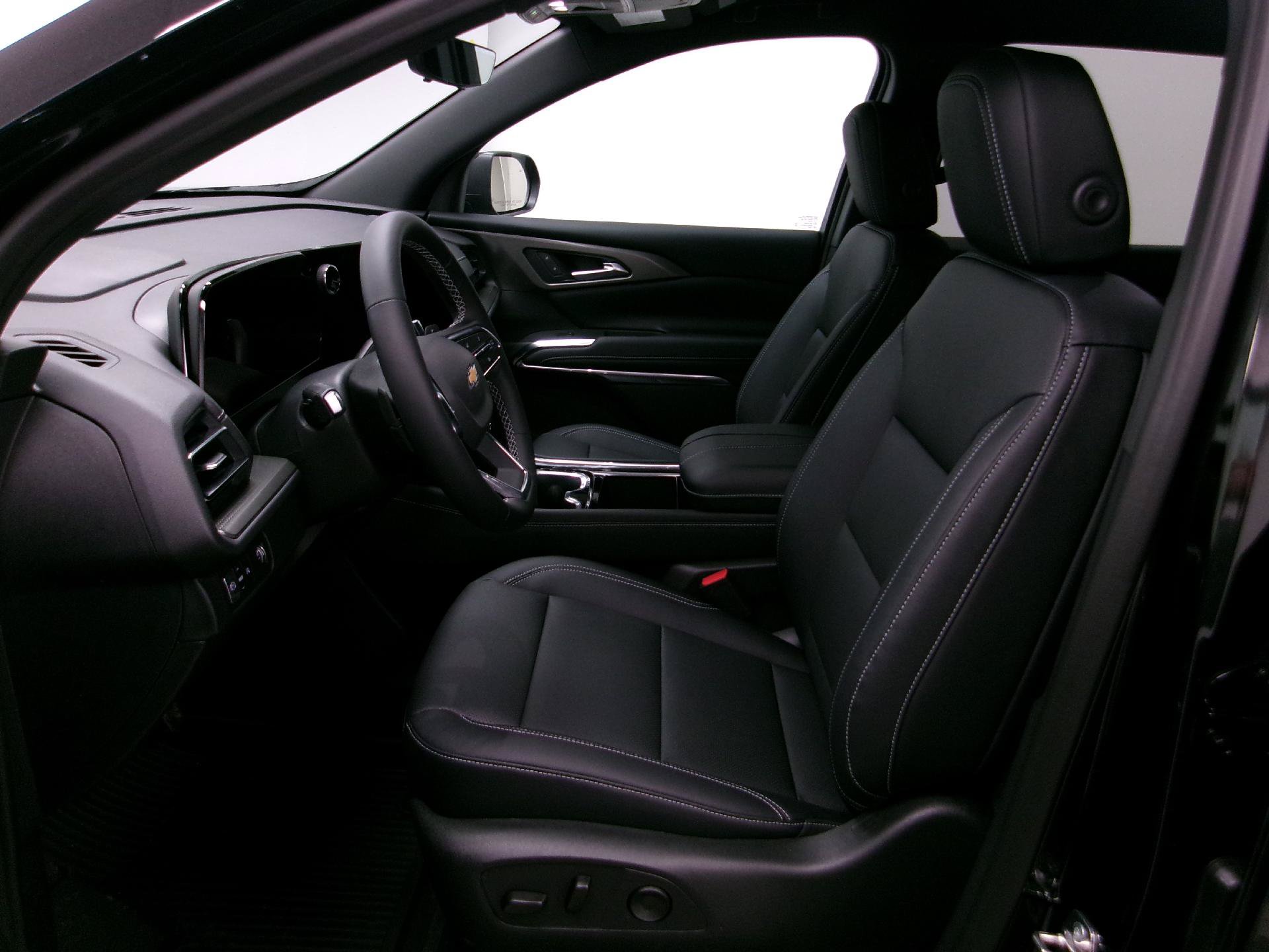New 2026 Chevrolet Traverse LT w/ Driver Confidence Package image 9