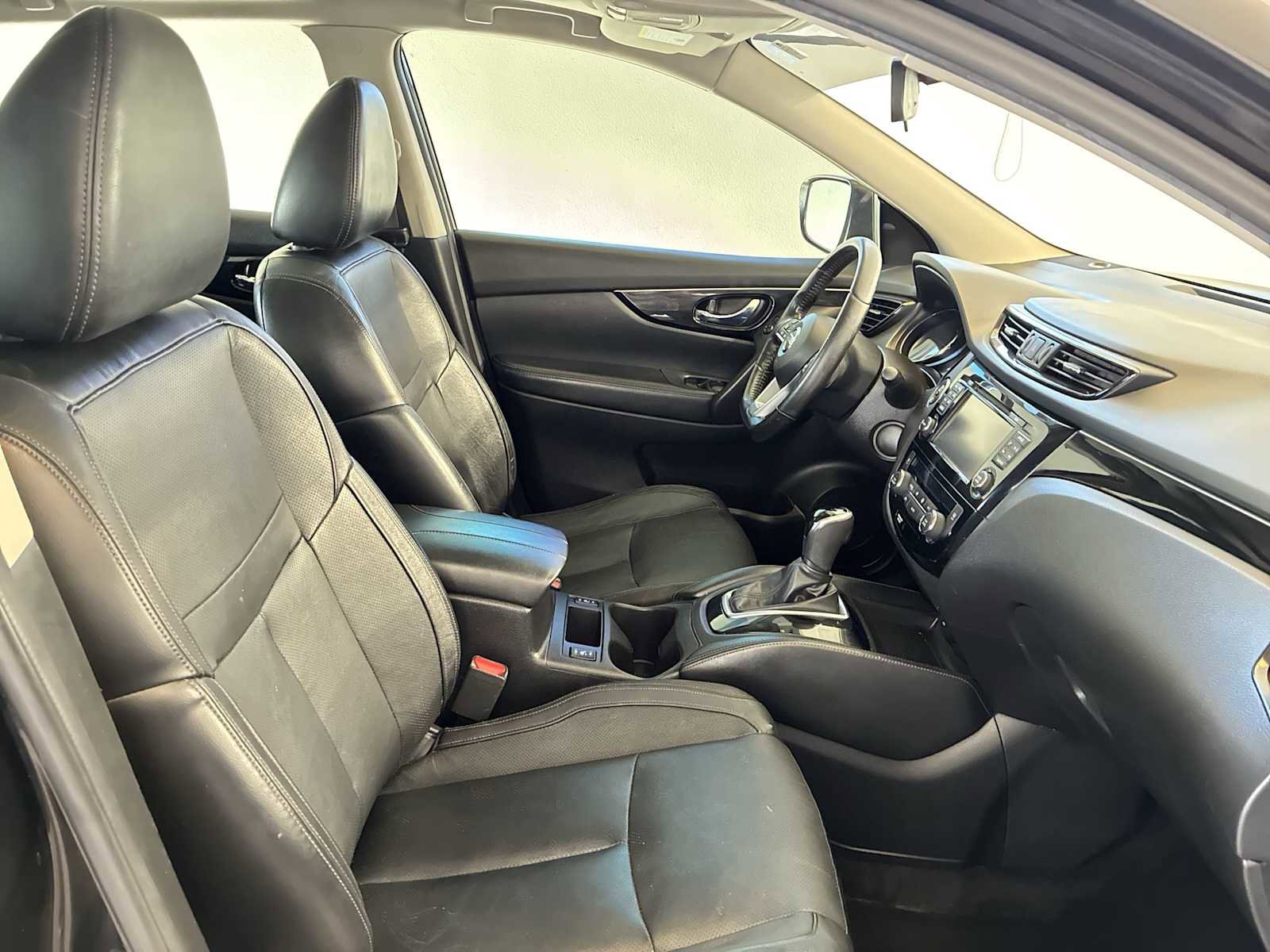 Used 2017 Nissan Rogue Sport SL w/ SL Premium Package image 26