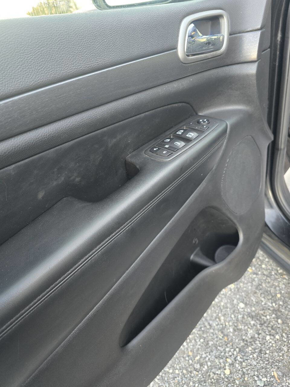 Used 2018 Jeep Grand Cherokee Laredo image 22