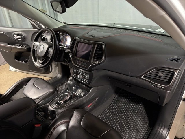 Used 2020 Jeep Cherokee Trailhawk w/ Cold Weather Group image 22