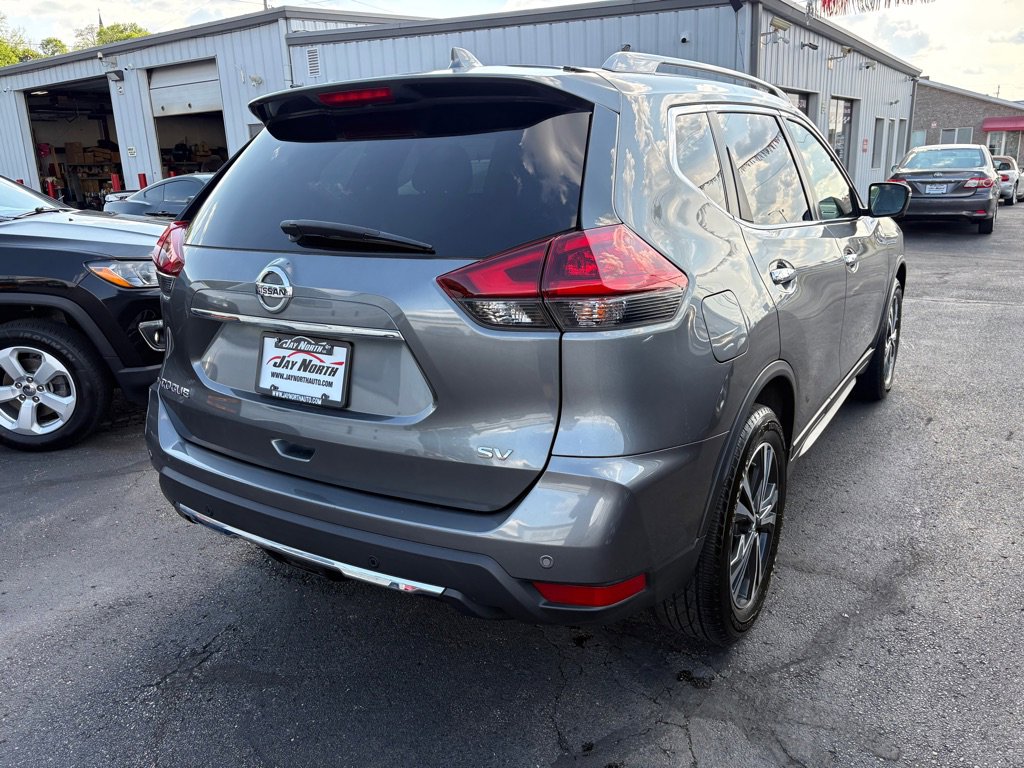 Used 2020 Nissan Rogue SV w/ Premium Package FWD image 2