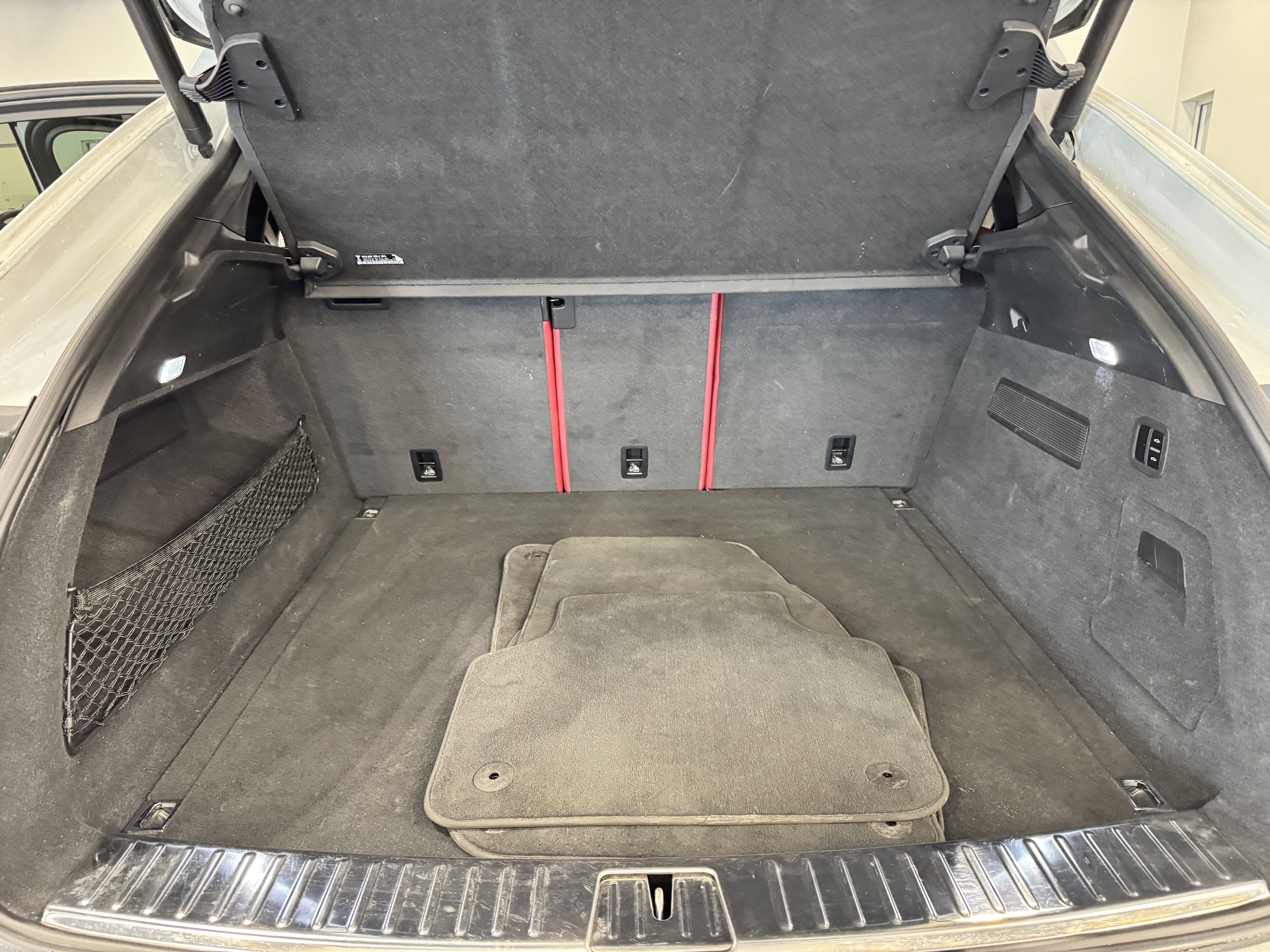 Used 2022 Porsche Cayenne Coupe image 35