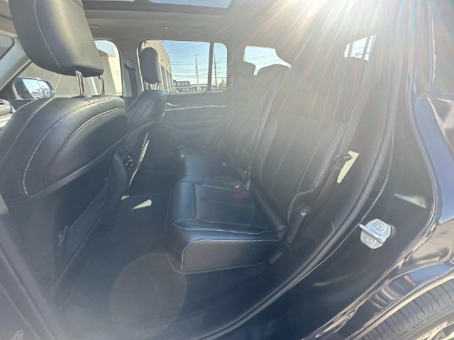 Used 2024 Jeep Grand Cherokee Limited AWD/4WD image 26
