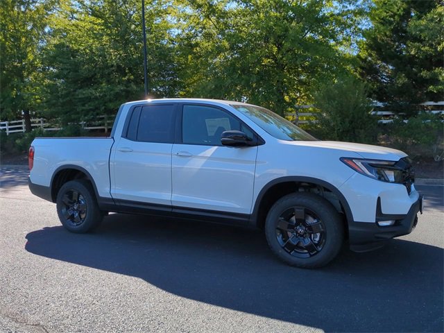 New 2026 Honda Ridgeline Black Edition image 2