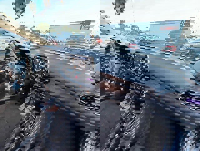 Used 2018 Hyundai Elantra GT image 24