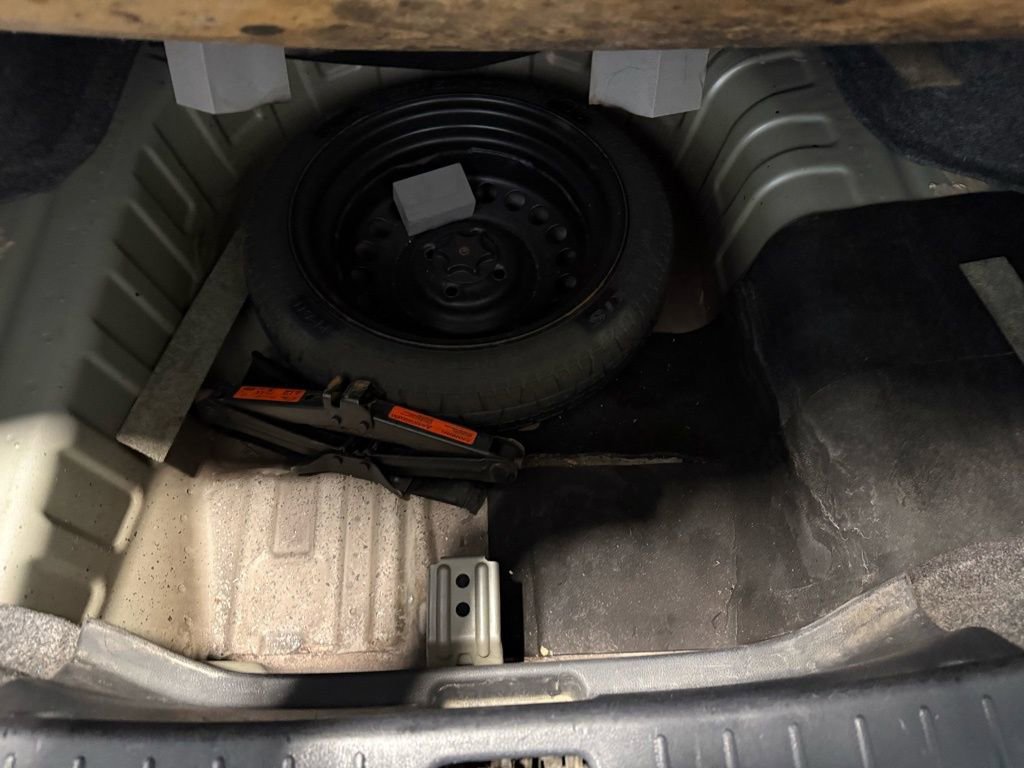 Used 2015 Nissan Versa SV image 23