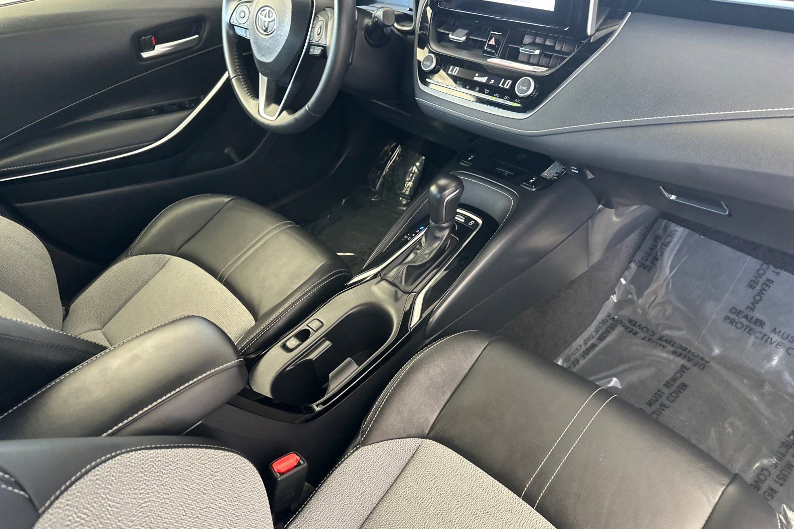 Used 2025 Toyota Corolla XSE FWD image 17