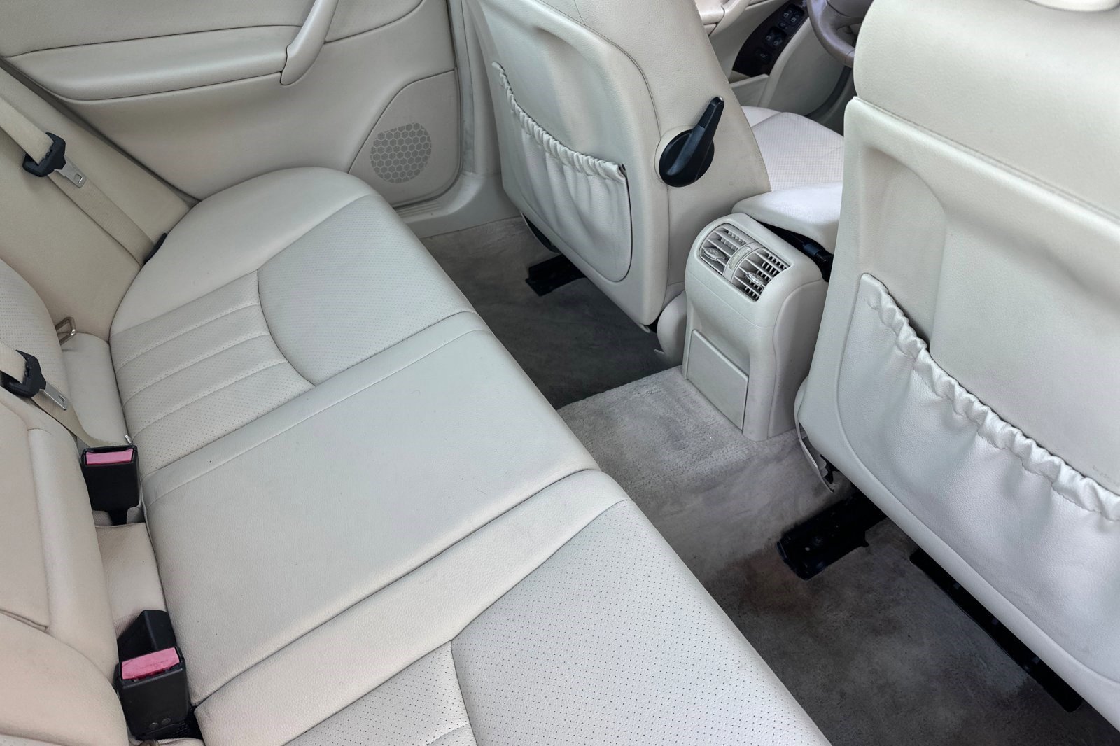 Used 2005 Mercedes-Benz C 320 Sedan image 25