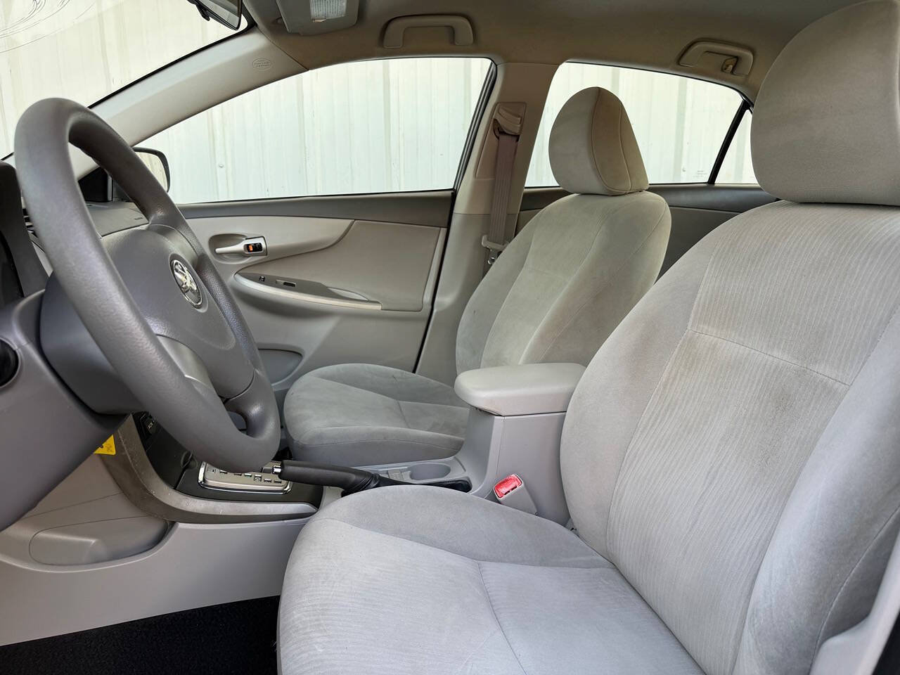 Used 2010 Toyota Corolla LE FWD image 12