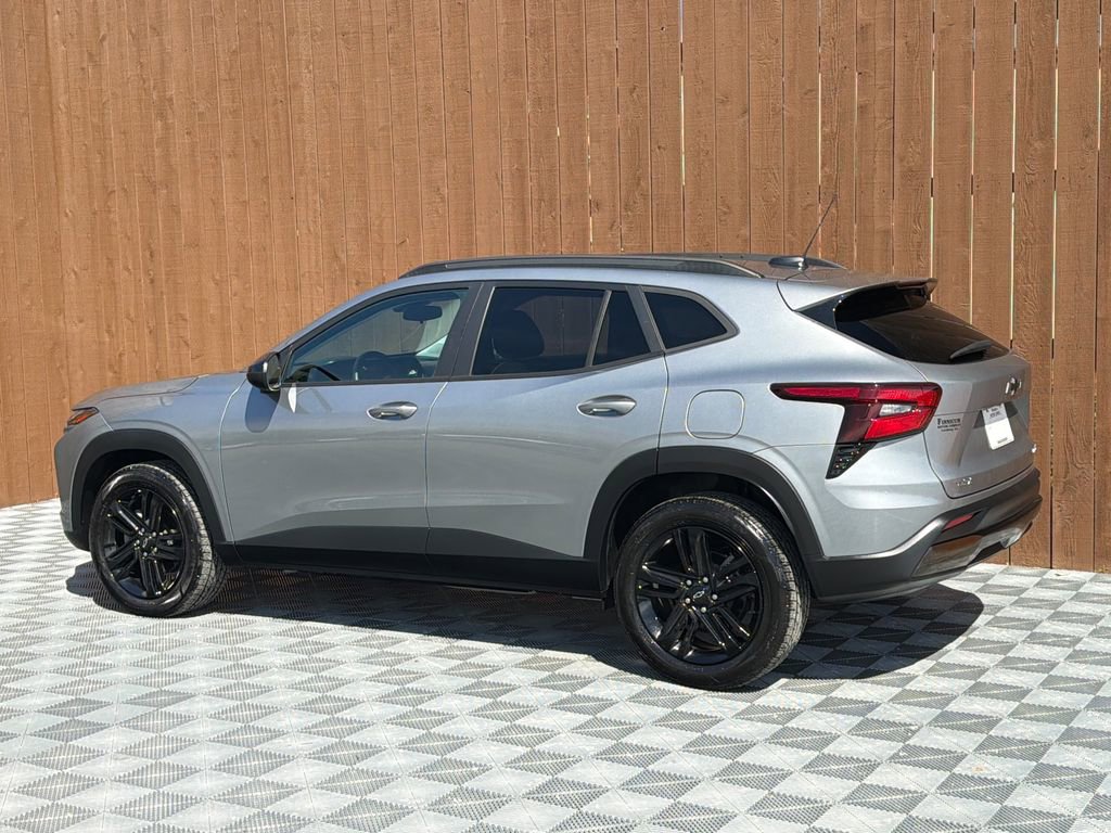 Used 2024 Chevrolet Trax ACTIV w/ Sunroof Package image 14