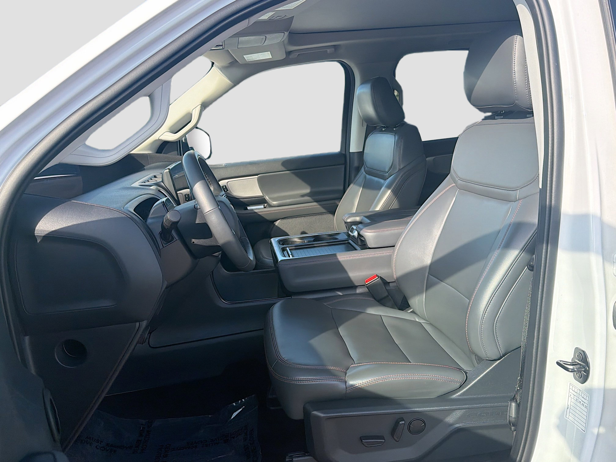 Used 2025 Ford Expedition Active AWD/4WD image 13