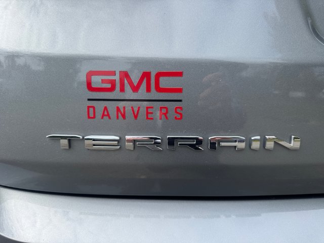 Used 2024 GMC Terrain Denali w/ Denali Premium Package AWD/4WD image 8
