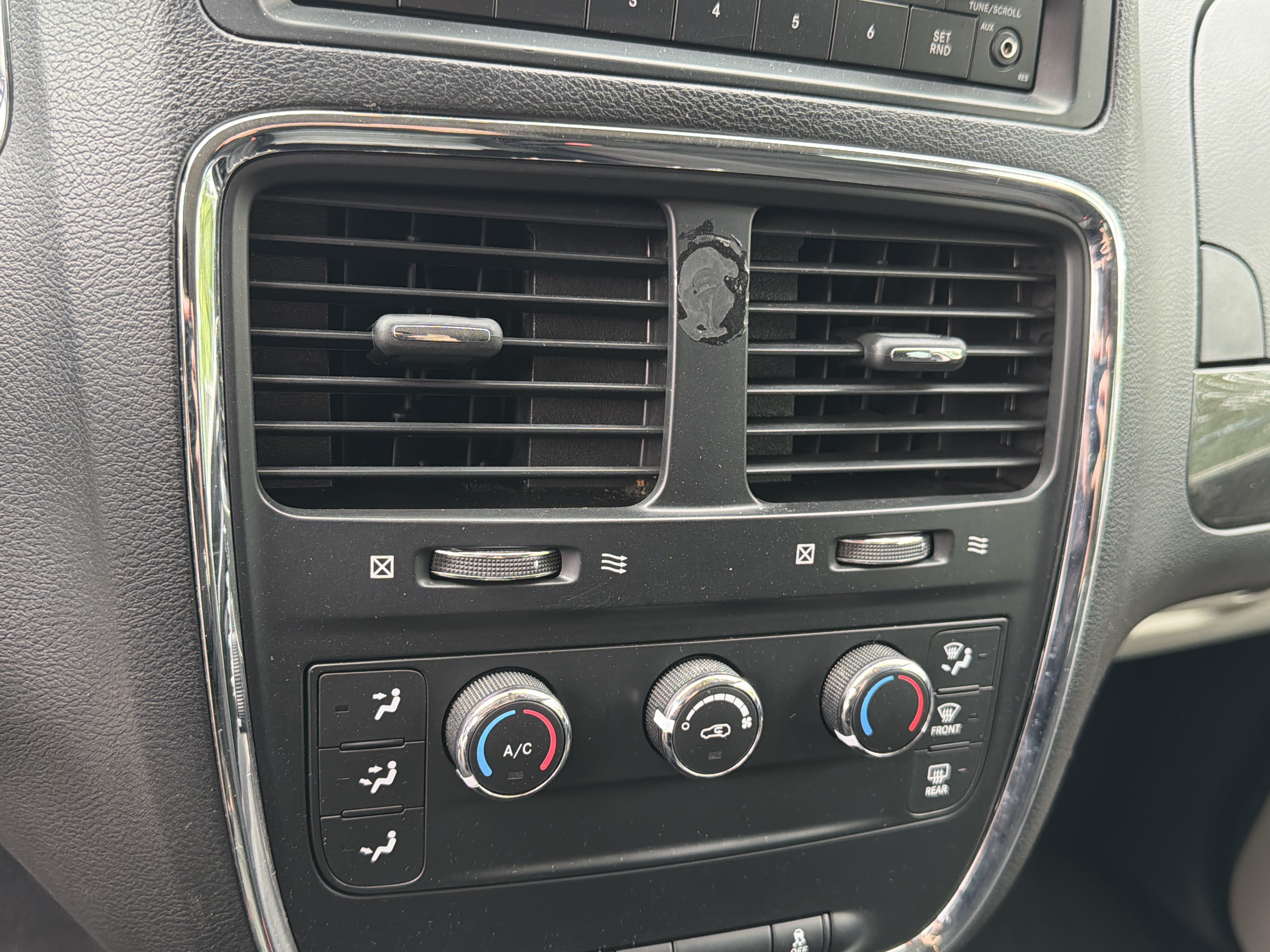 Used 2019 Dodge Grand Caravan w/ UConnect Hands-Free Group FWD image 22