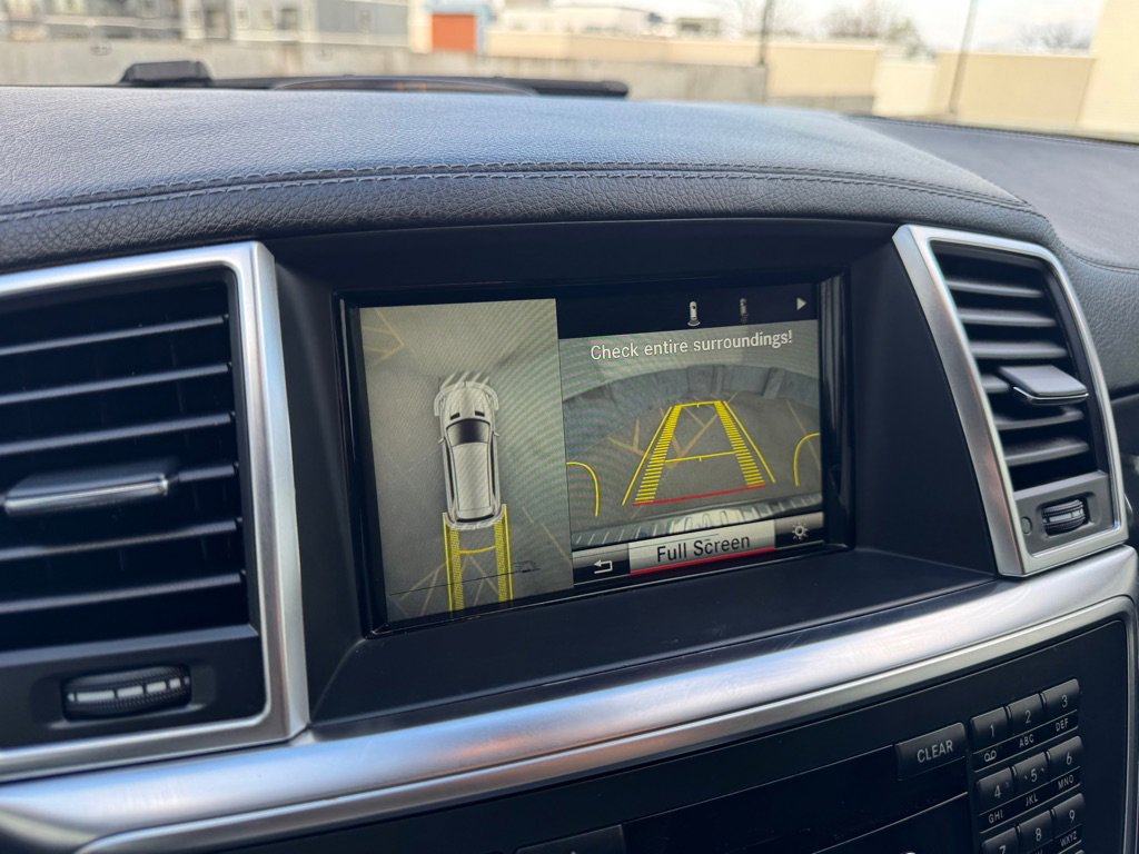 Used 2016 Mercedes-Benz GL 550 4MATIC image 16