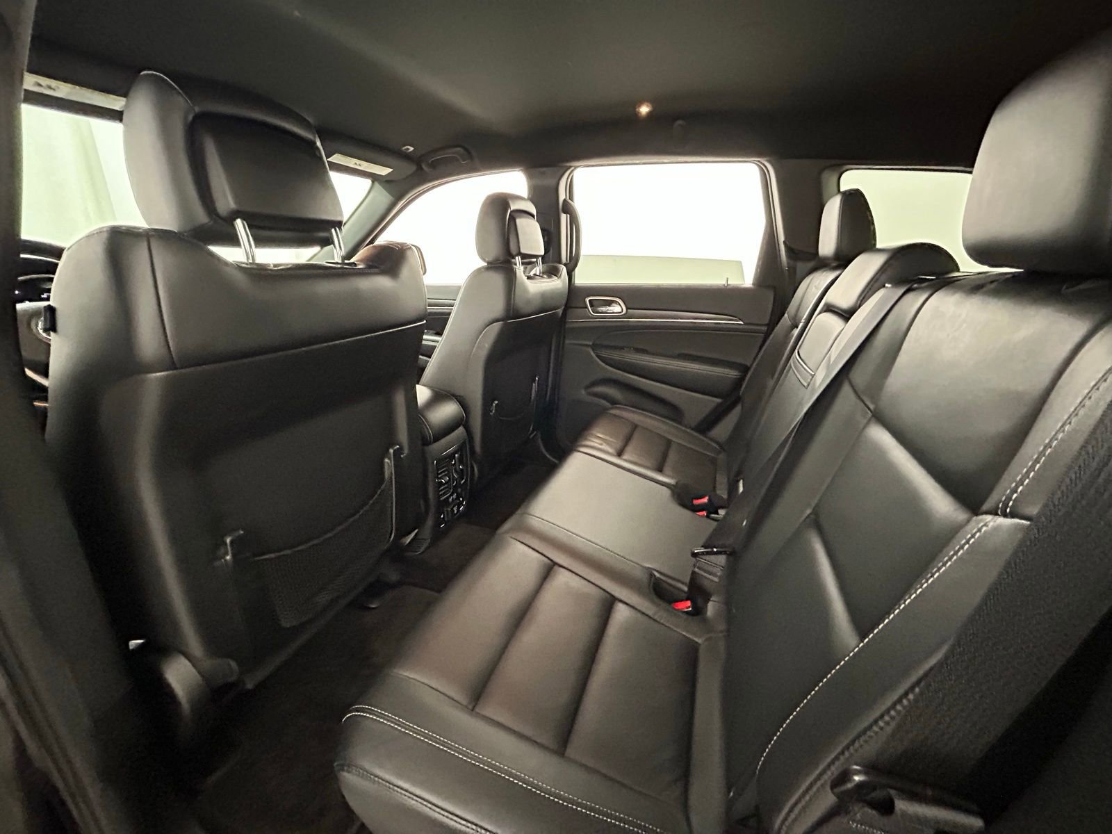 Used 2017 Jeep Grand Cherokee Limited image 33
