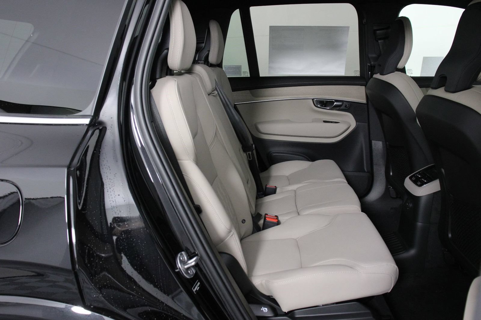 New 2026 Volvo XC90 T8 Plus AWD/4WD image 11