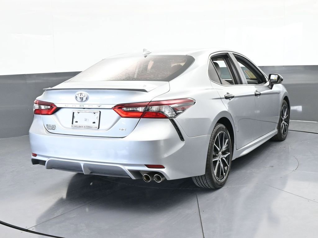 Used 2022 Toyota Camry SE image 5