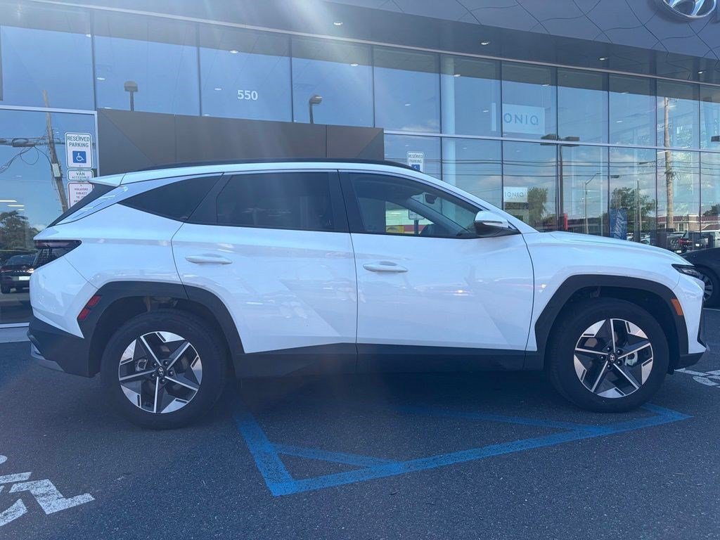 Certified 2025 Hyundai Tucson SEL AWD/4WD image 3