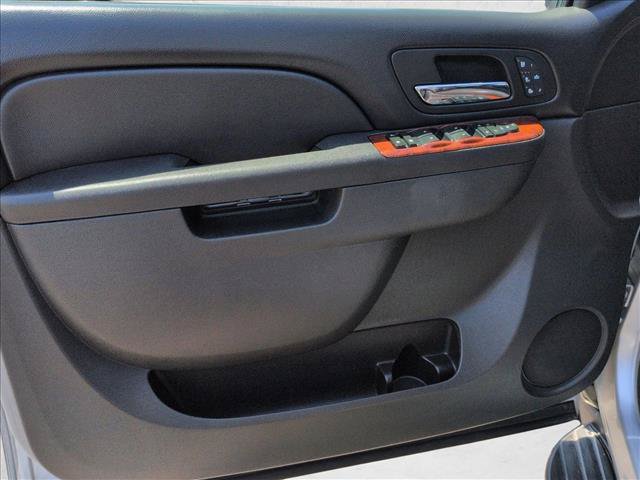 Used 2013 Chevrolet Suburban LTZ RWD image 12