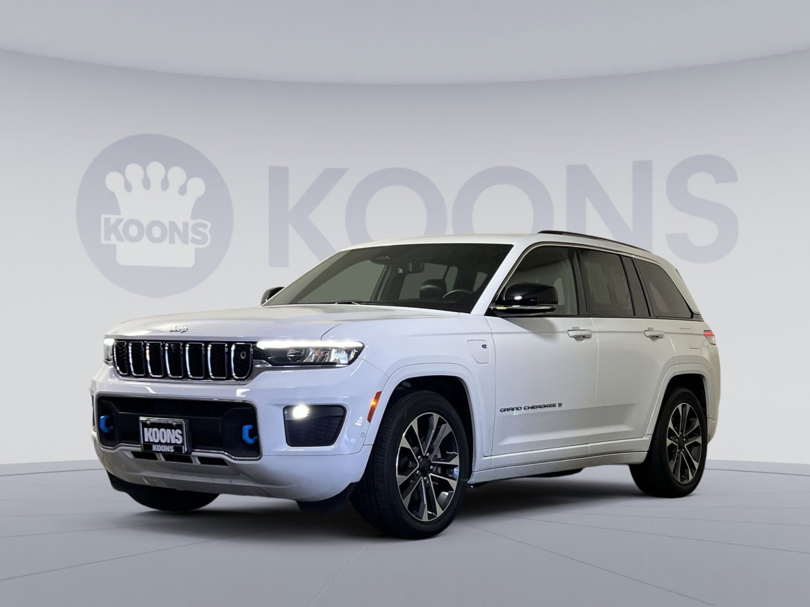 Used 2022 Jeep Grand Cherokee Overland w/ Advanced Protech Group III