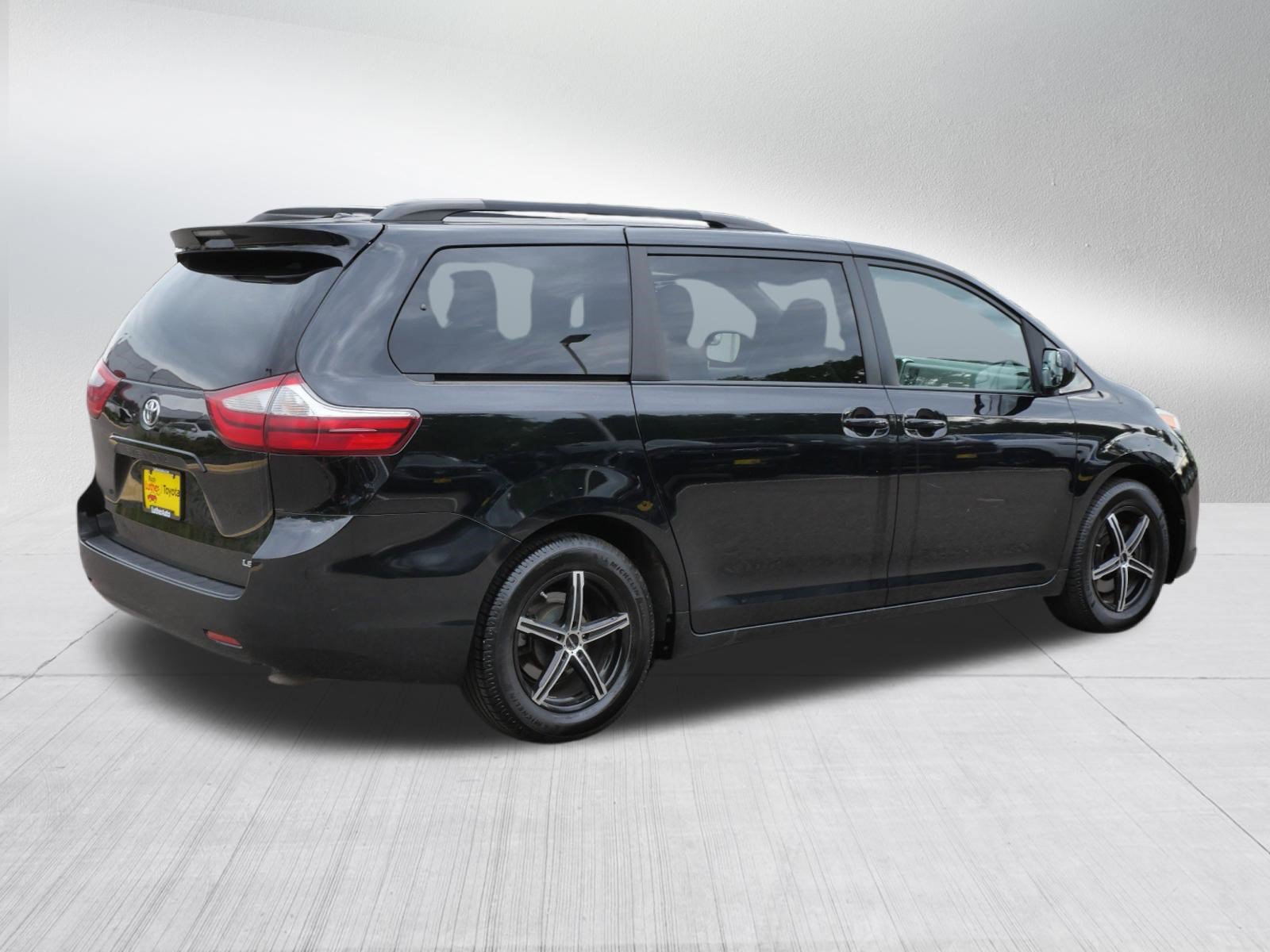 Used 2016 Toyota Sienna LE FWD image 7