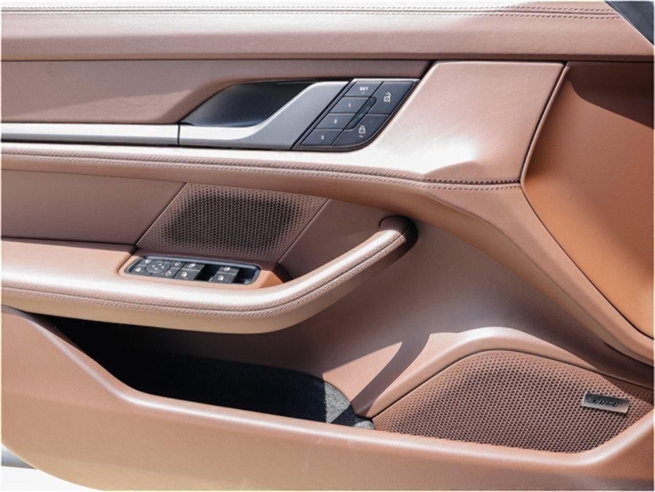 New 2025 Porsche Taycan Turbo image 23