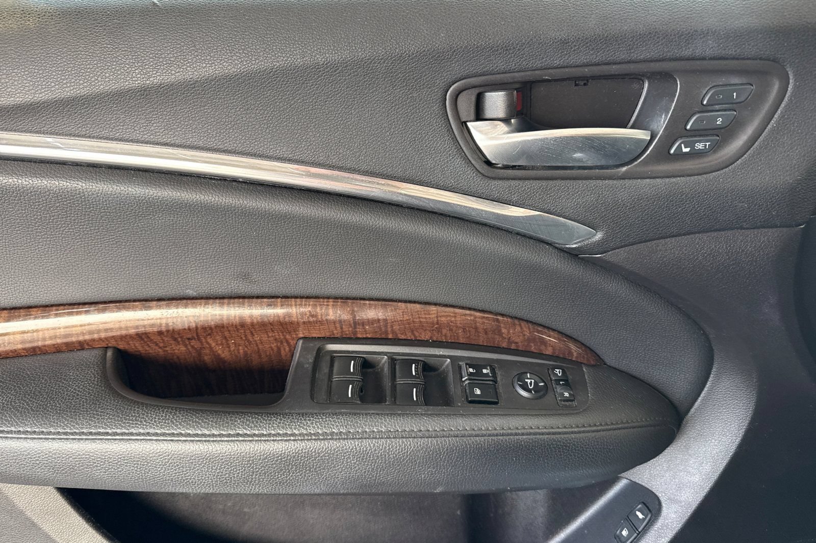 Used 2018 Acura MDX w/ Technology Package FWD image 17